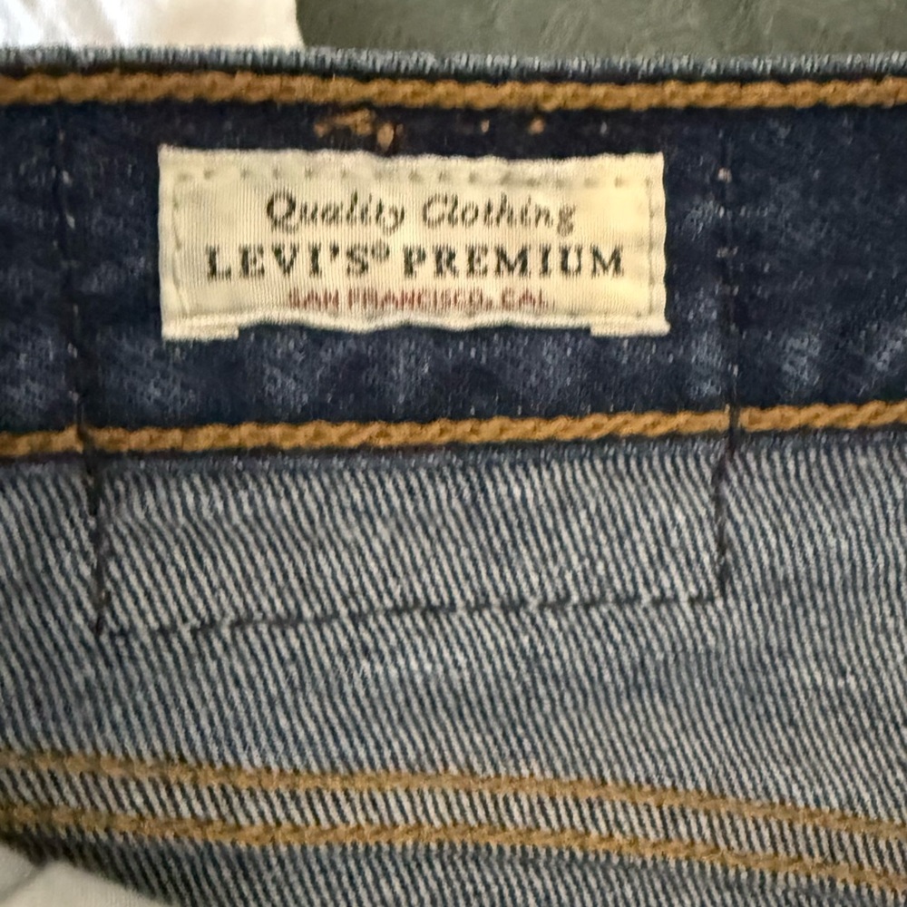 Levi’s Wedgie Fit High Rise Button Fly Jeans – Size 29 Dark Wash - Picture 12 of 13